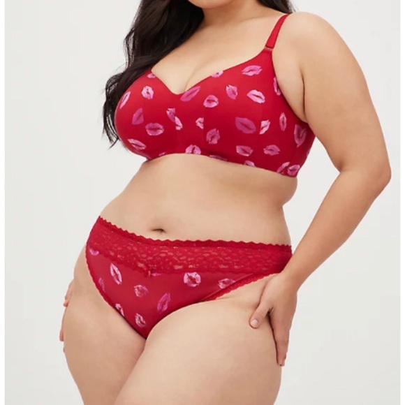 🆕Second Skin Red Lips Mid Rise Bikini Lace Trim Panty 2 2X 18 20 NWT Torrid New - Picture 2 of 5